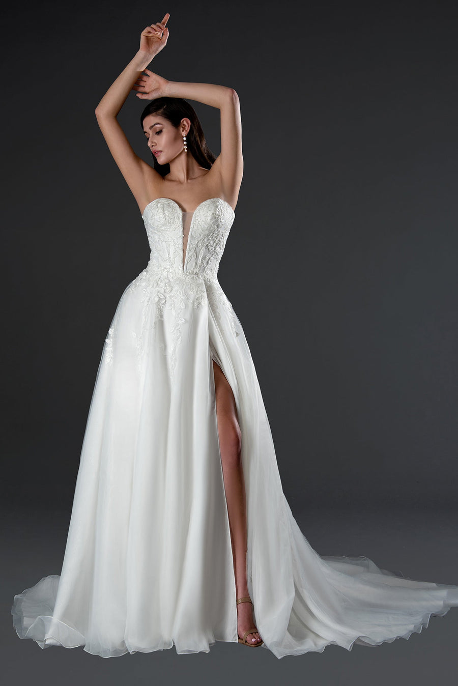 Wedding Dresses Beaded Lace Applique Long Wedding A Line Dress Off White