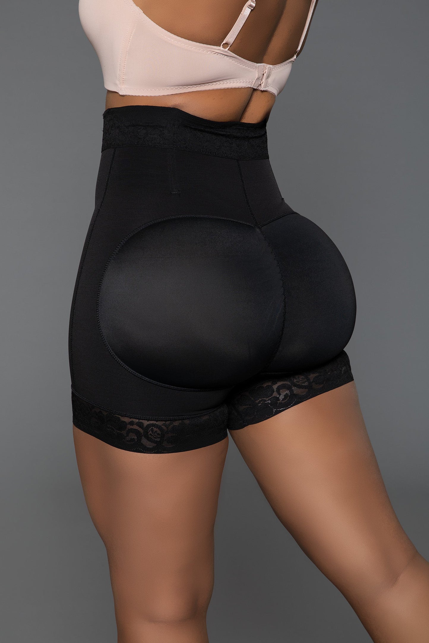 Shapewear 2342 Hug Me Close Bodyshaper Black