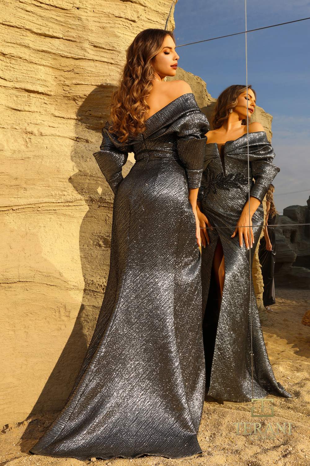 فستان سهرة رسمي طويل معدني من Terani Couture 252E5138