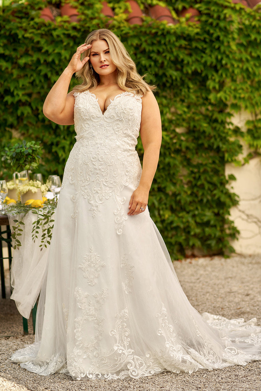 Wedding Dresses Long Floral Lacce Applique Plus Size Wedding Dress Ivory