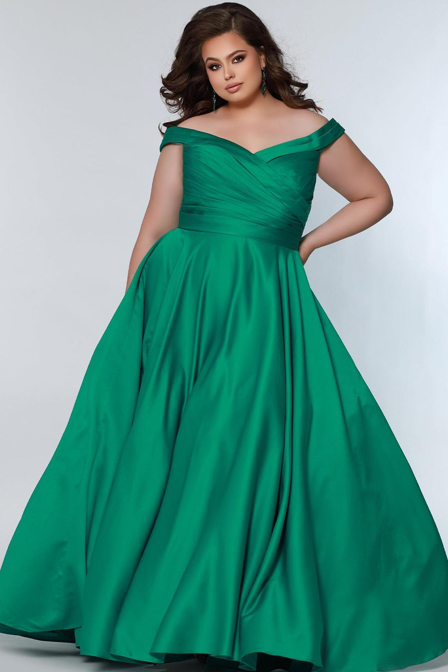 Long Off Shoulder Plus Size Prom Dress Emerald