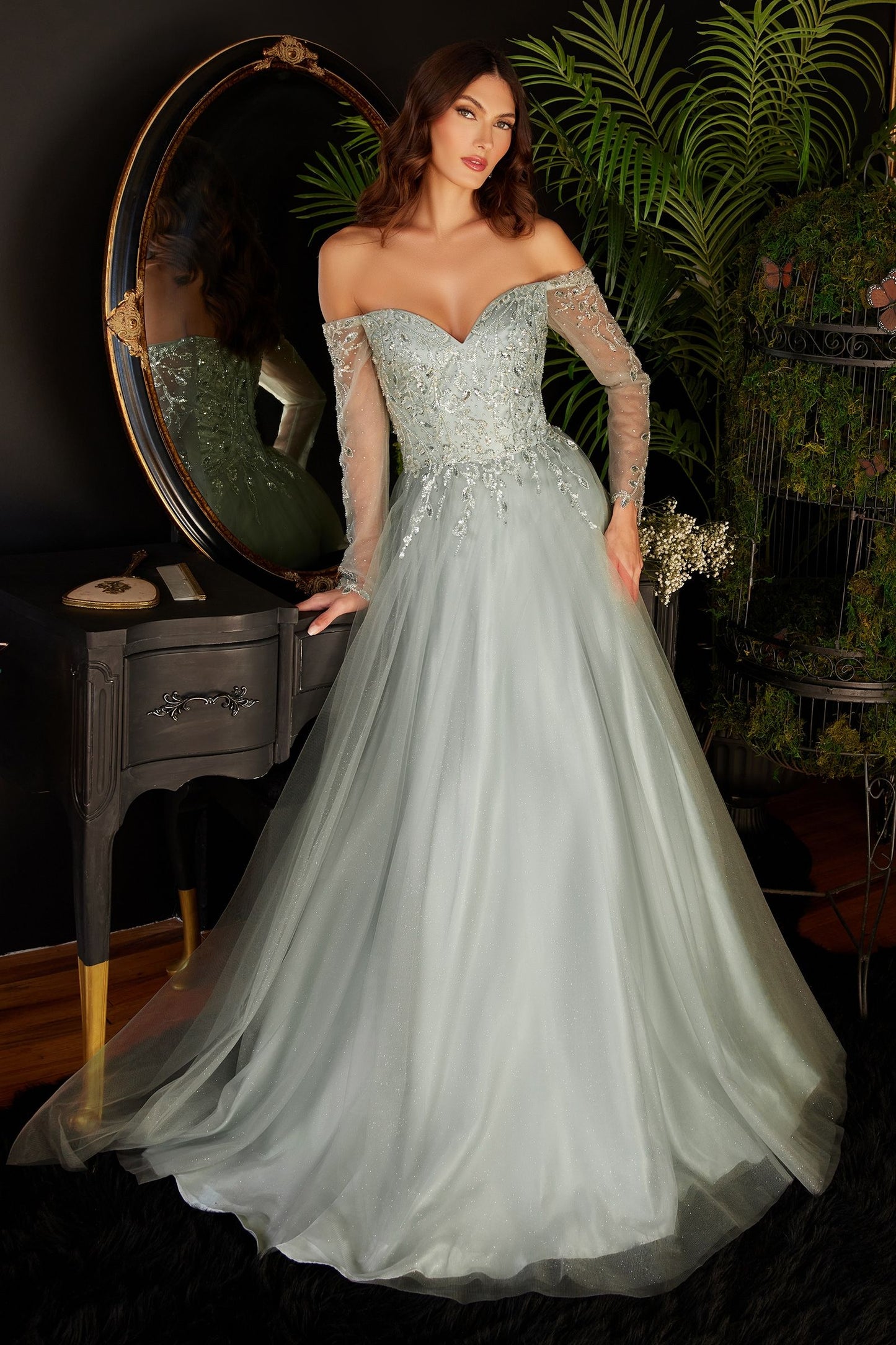 فستان رسمي بدون أكتاف من LaDivine CD0172