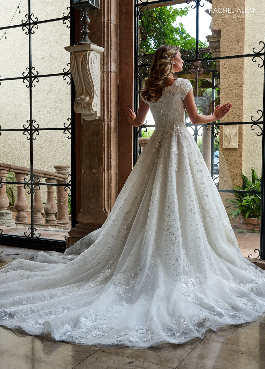 Wedding Dresses Long Beaded Ball Gown Lace Glitter Wedding Dress Ivory