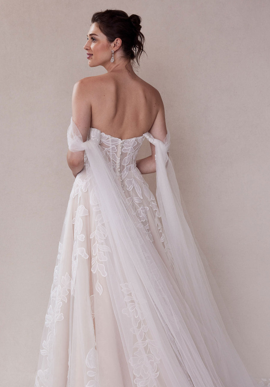 Wedding Dresses A Line Long Floral Applique Wedding Dress Ivory/Champagne/Honey