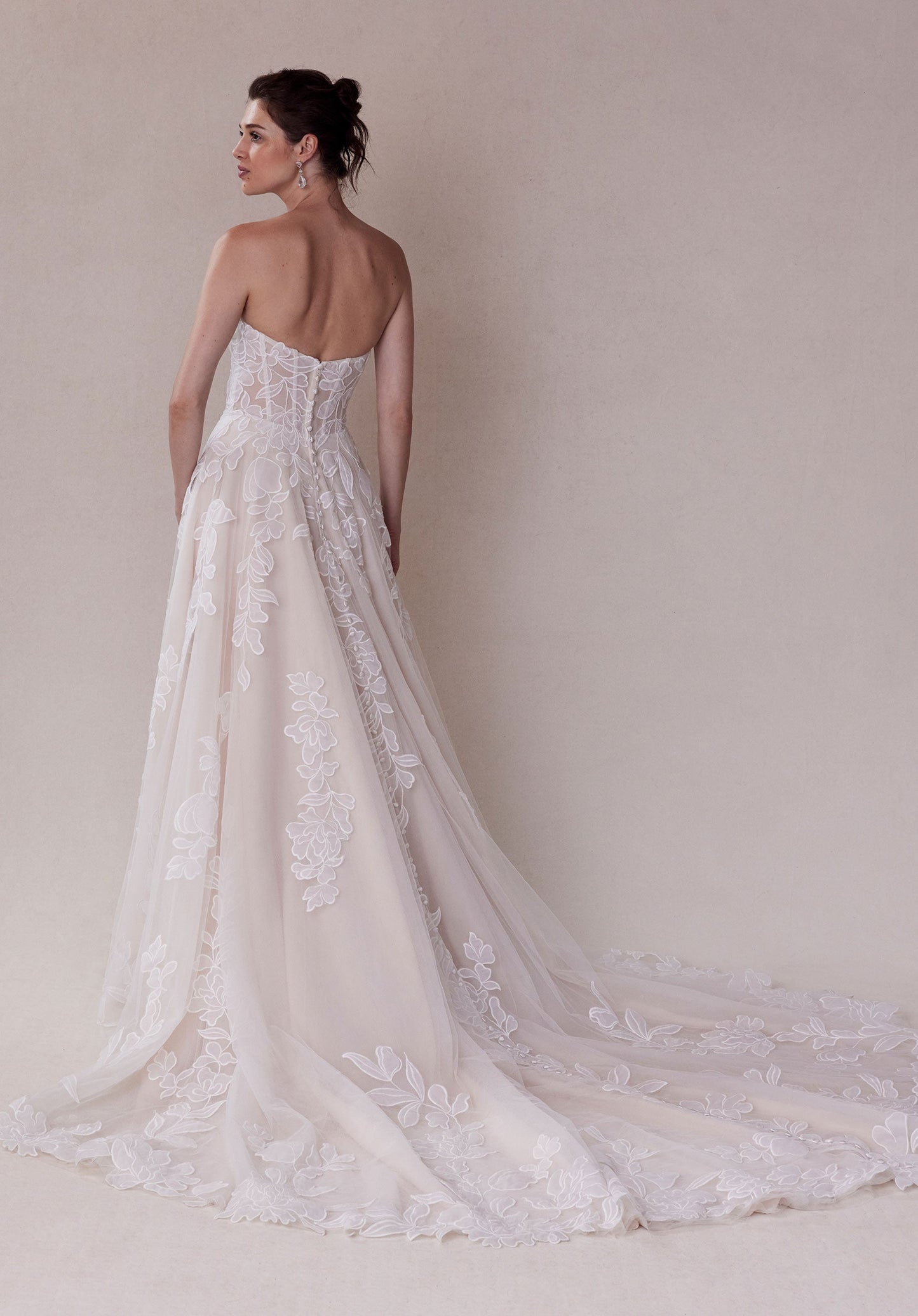 Wedding Dresses A Line Long Floral Applique Wedding Dress Ivory/Champagne/Honey