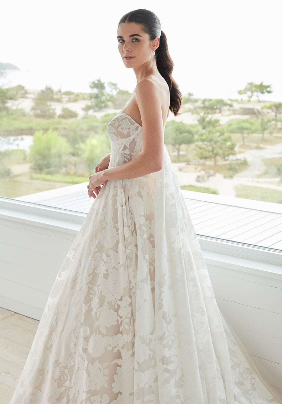 Wedding Dresses Long Corset Ball Gown Wedding Dress Ivory/Moscato