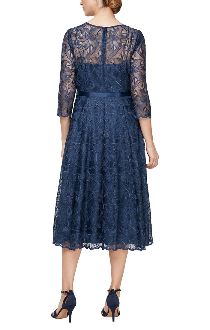 فستان رسمي طويل من Alex Evenings AE8217835 لأم العروس للبيع