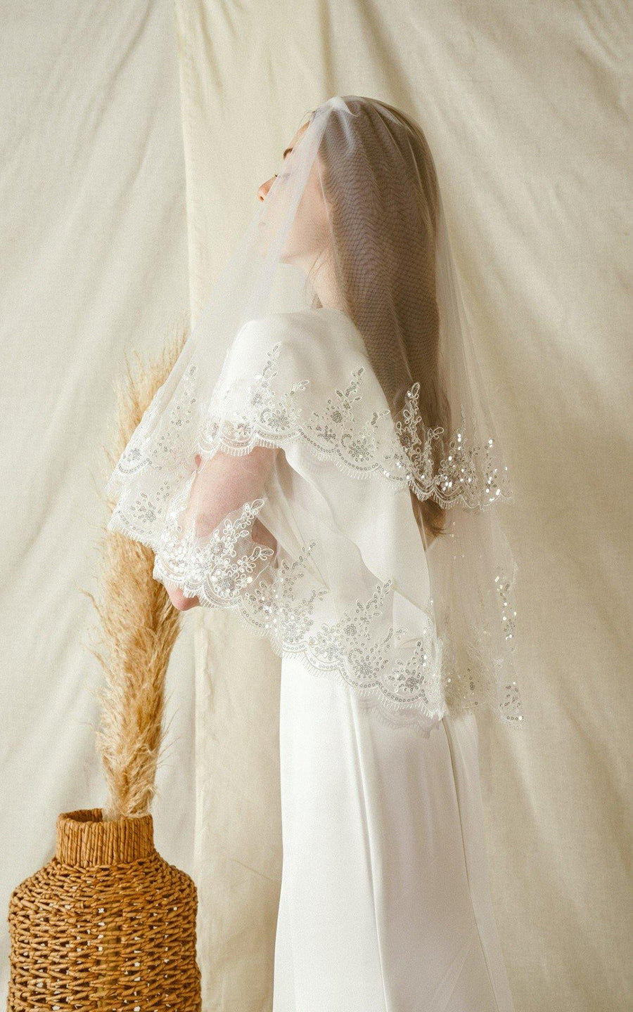 Wedding Short Waist Eyelash Lace Standard Veil - The Dress Outlet