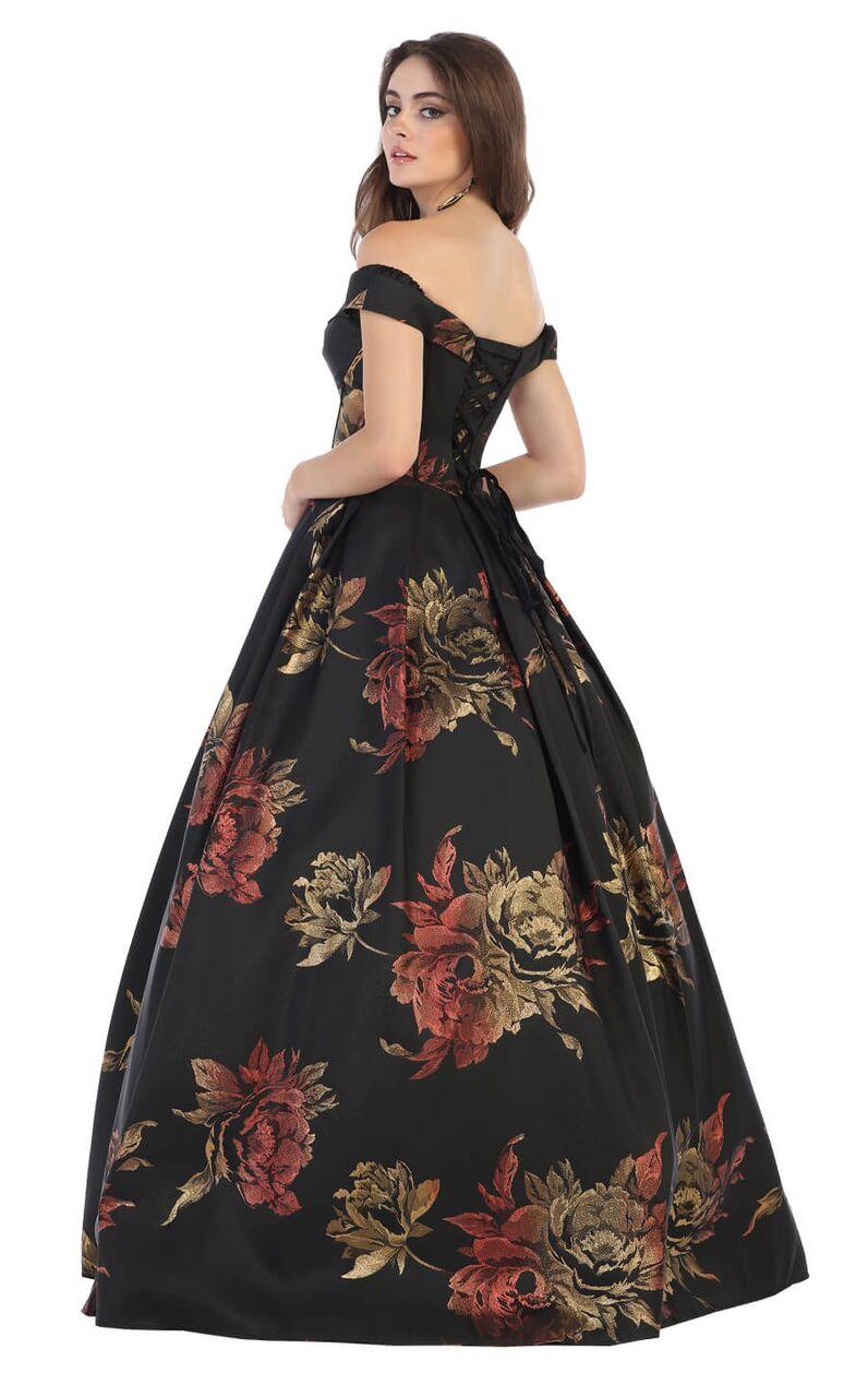 ما الذي لا يجب ارتداؤه في حفل التخرج (Prom): دليل بسيط لليلة خالية من التوتر