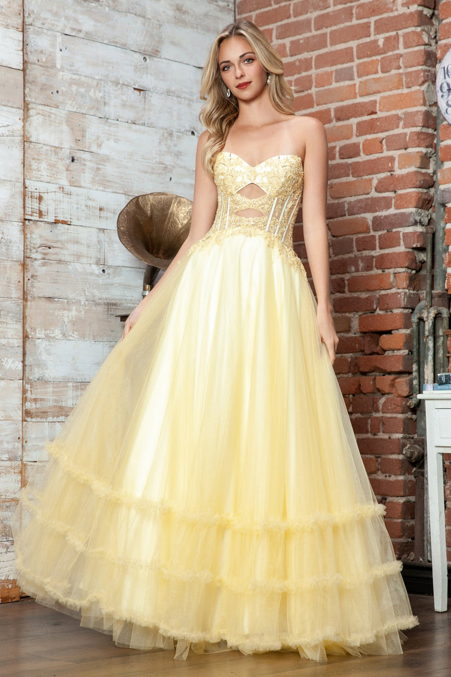 Prom Dresses A Line Long Formal Lace Applique Prom Dress Yellow