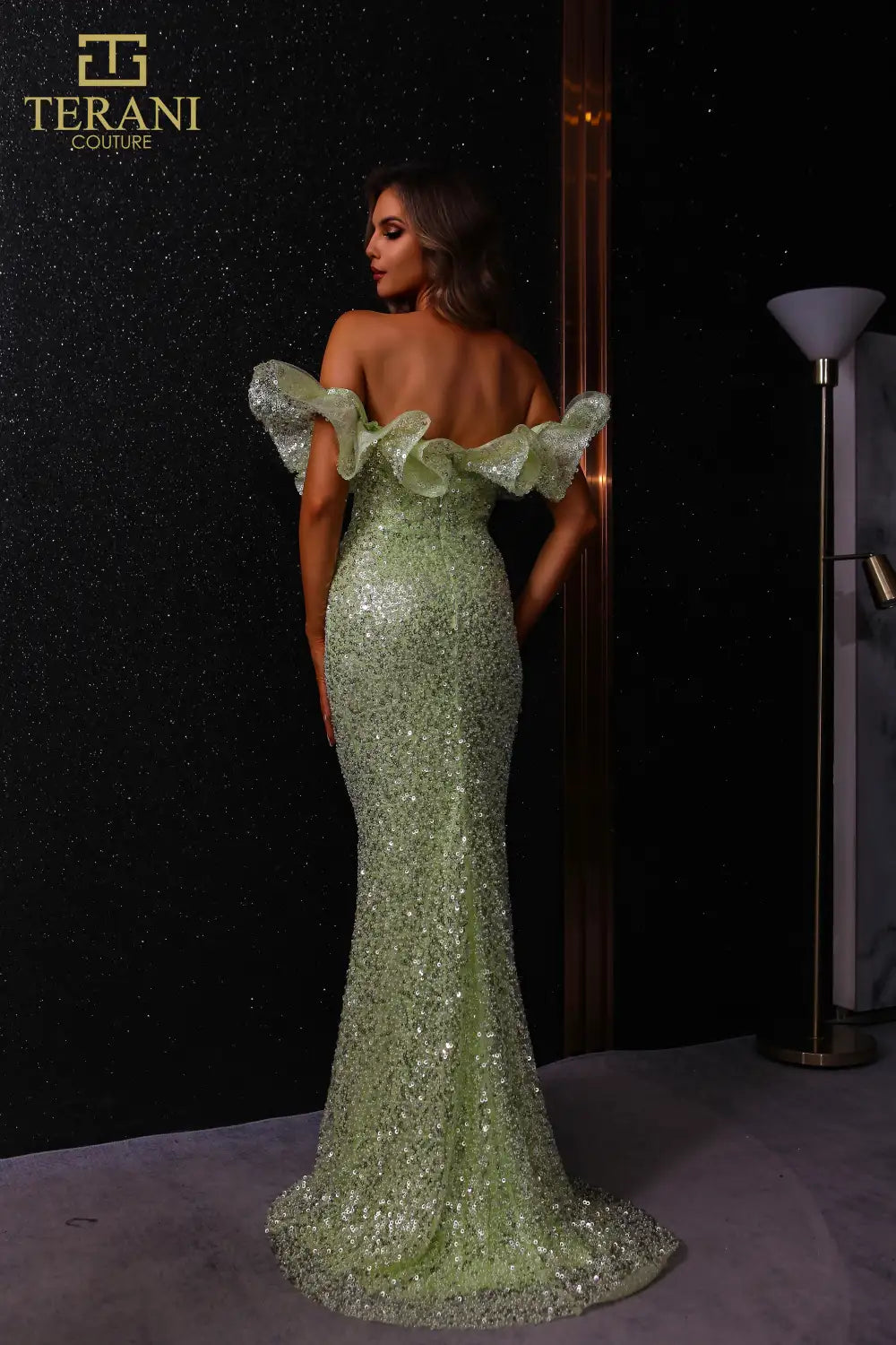 فستان سهرة رسمي طويل من Terani Couture 251E4330، مُرصّع بالترتر، ومُكشكش