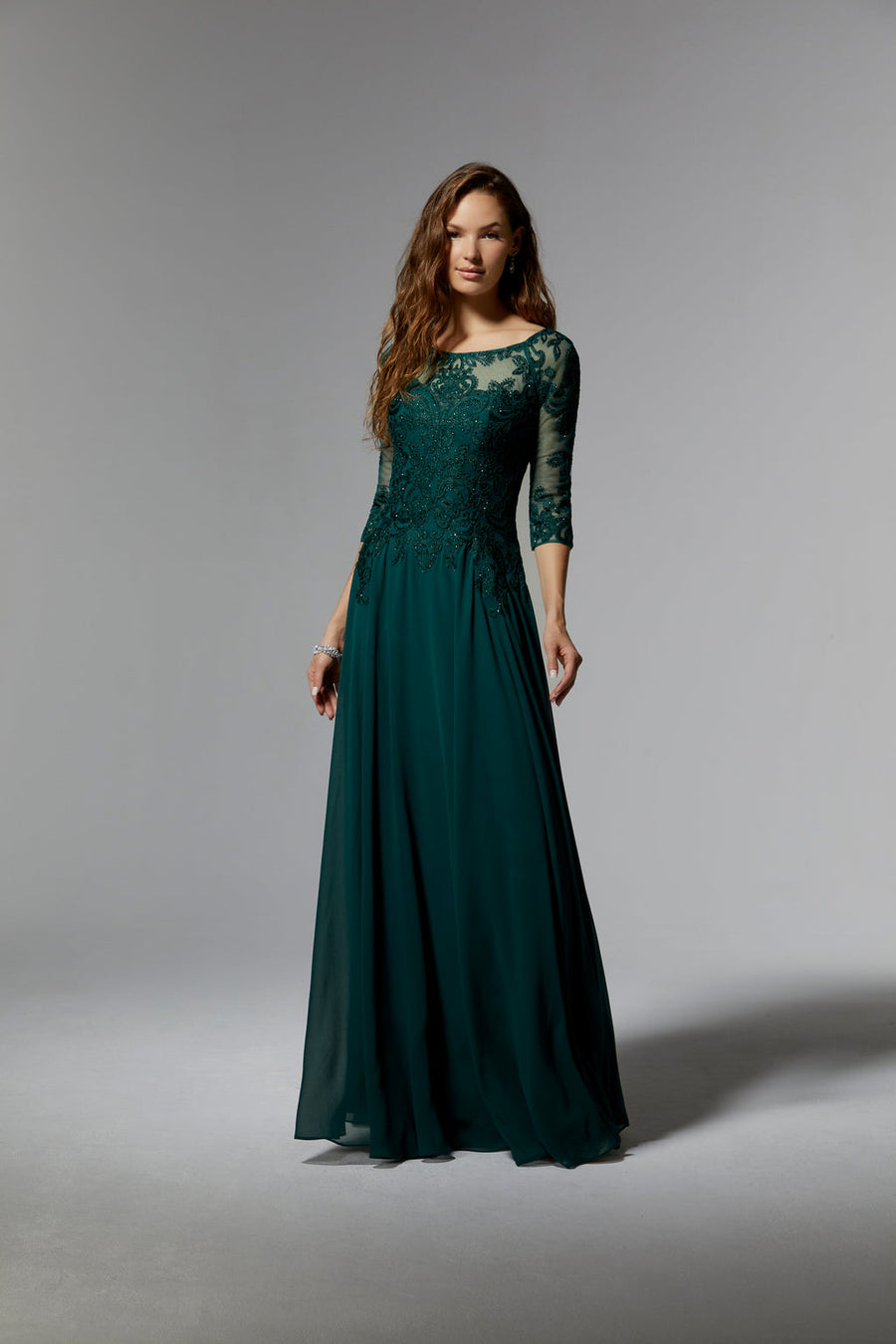 فستان أم العروس الرسمي الطويل من MGNY Madeline Gardner New York 71622