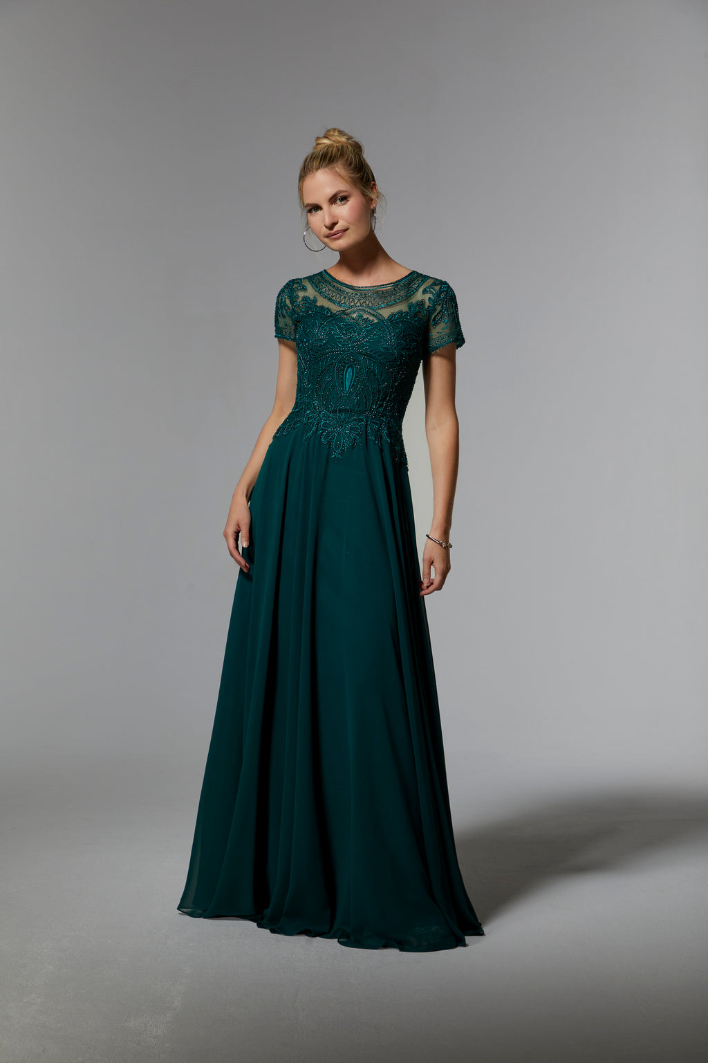 فستان طويل رسمي لأم العروس من MGNY Madeline Gardner، نيويورك 71824