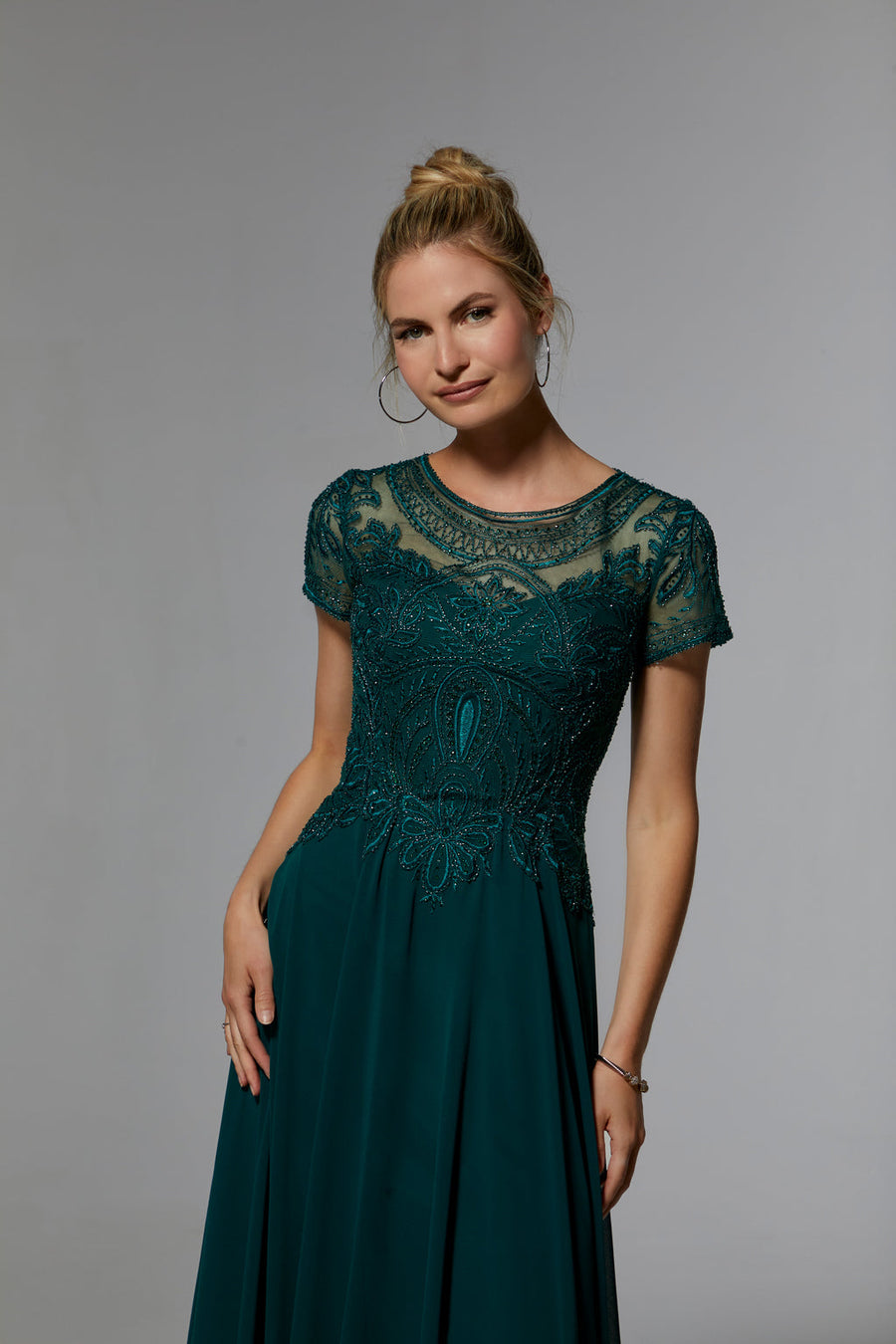 فستان طويل رسمي لأم العروس من MGNY Madeline Gardner، نيويورك 71824