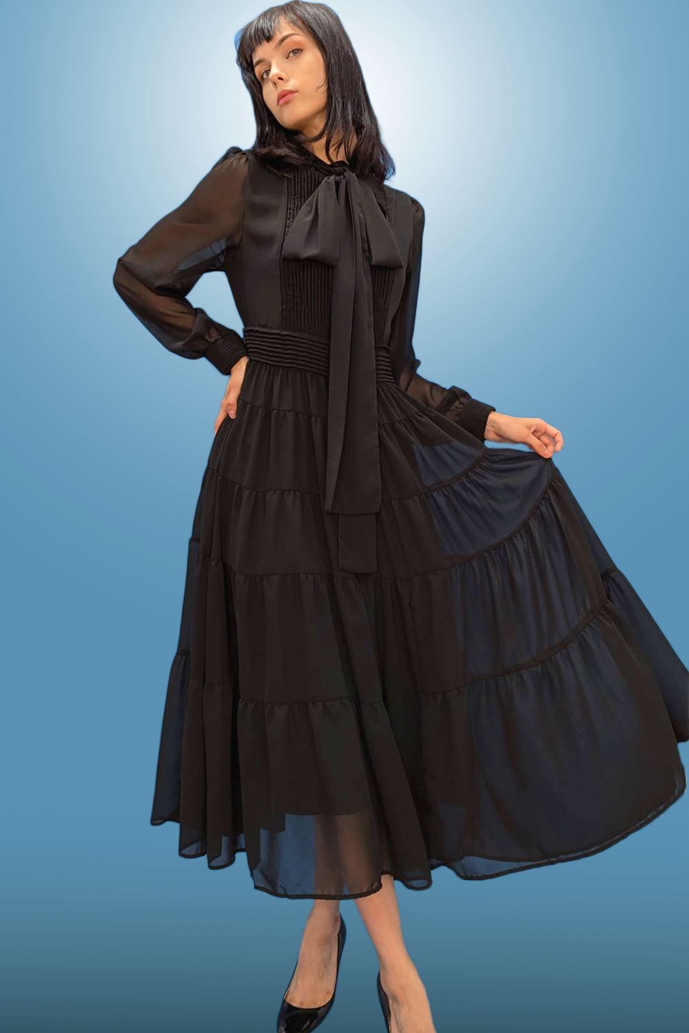 فستان ميدي متعدد الطبقات بأكمام طويلة وشريط