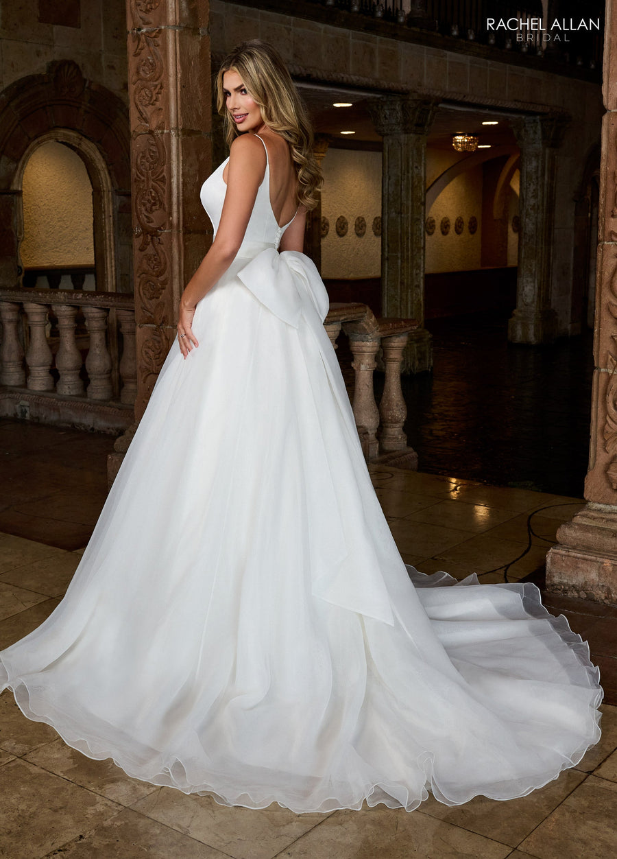 Wedding Dresses A Line Bridal Gown Long 3D Floral Applique Wedding Dress Ivory