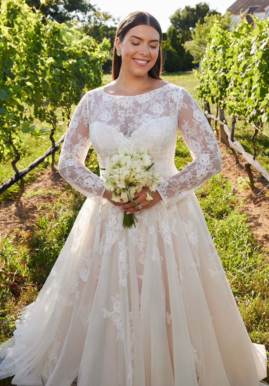 Wedding Dresses Long Sleeve Plus Size Lace Wedding Dress Ivory/Champagne