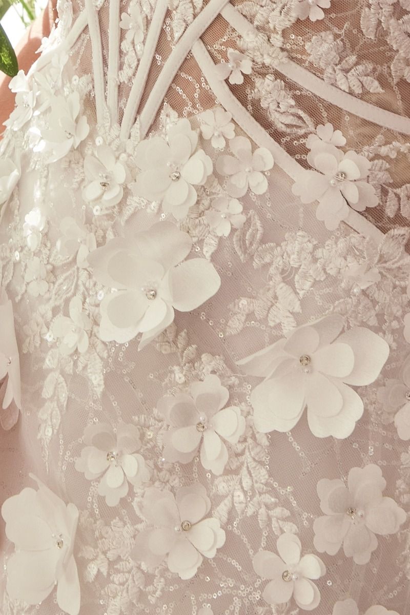 Wedding Dresses Short Fitted Floral Lace Applique Wedding Dress Off White